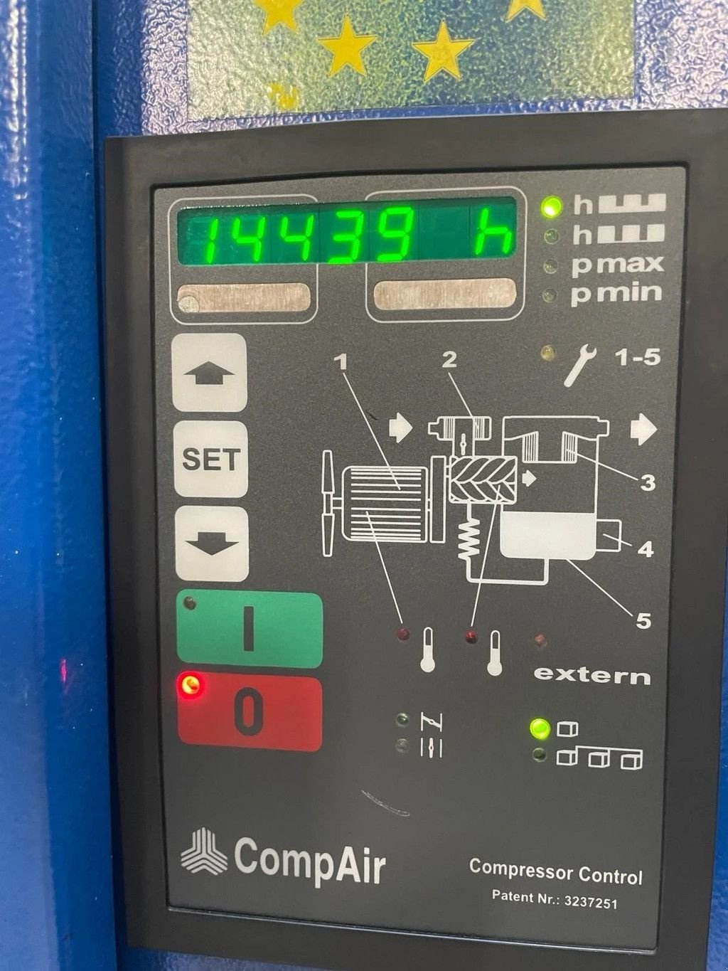 Kompressor of the type Compair MSK-G22 Elektrische Schroefcompressor 22 kW 3000 L / min 10 Bar, Gebrauchtmaschine in VEEN (Picture 5)