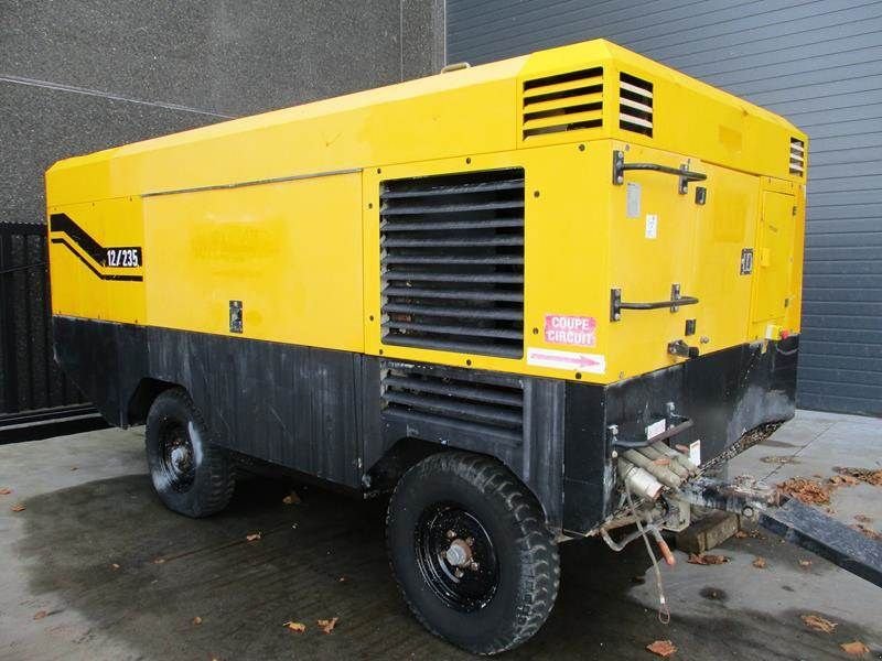 Kompressor del tipo Ingersoll Rand 12 / 235, Gebrauchtmaschine en Waregem (Imagen 1)