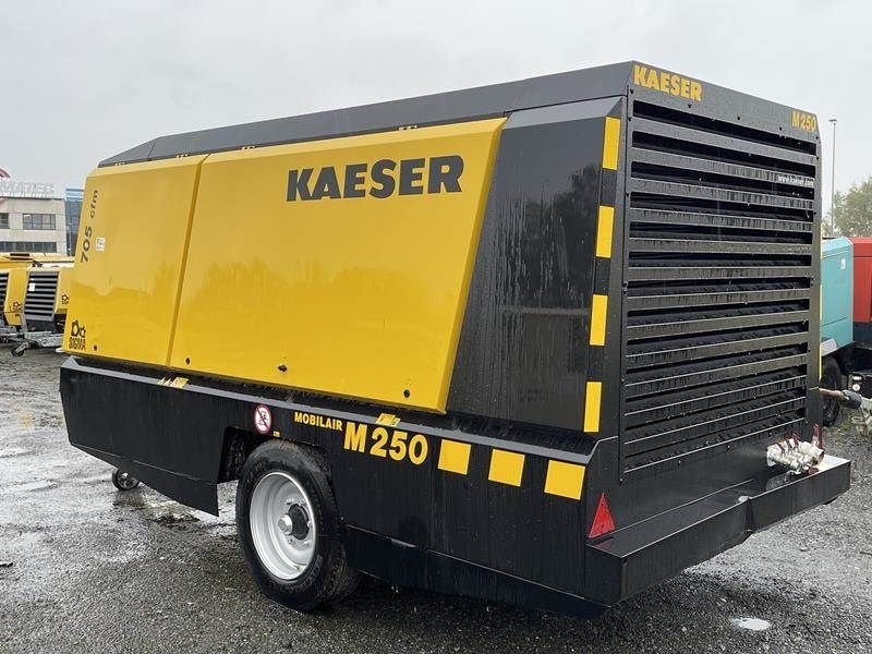 Kompressor tip Kaeser M 250, Gebrauchtmaschine in Waregem (Poză 3)