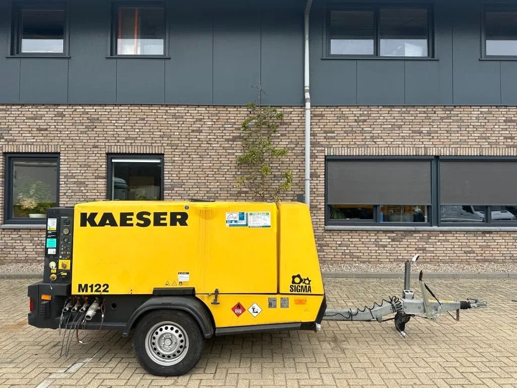 Kompressor Türe ait Kaeser M122 Deutz 11.1 m3 / min 10 Bar 83 kW Mobiele Diesel Compressor, Gebrauchtmaschine içinde VEEN (resim 1)