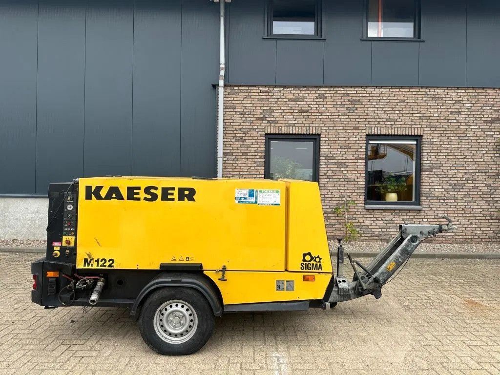 Kompressor tip Kaeser M122 Deutz 11.1 m3 / min 10 Bar 83 kW Mobiele Diesel Compressor, Gebrauchtmaschine in VEEN (Poză 1)