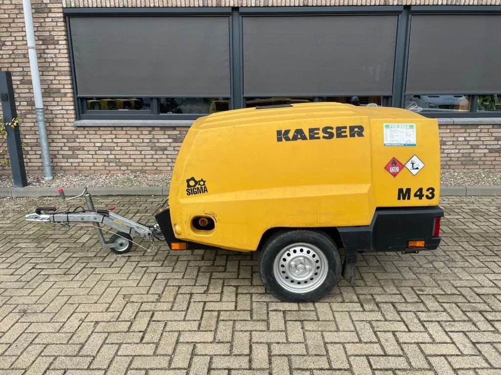 Kompressor del tipo Kaeser M43 Kubota 4,2 m3 / min 7 Bar 30 kW Mobiele Silent Diesel Compre, Gebrauchtmaschine en VEEN (Imagen 1)