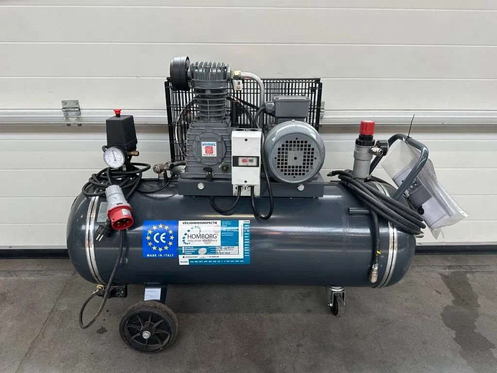 Kompressor van het type Sonstige Airmec CRT102 + S Oliegesmeerde Zuigercompressor 2.5 PK 375 L /, Neumaschine in VEEN (Foto 1)