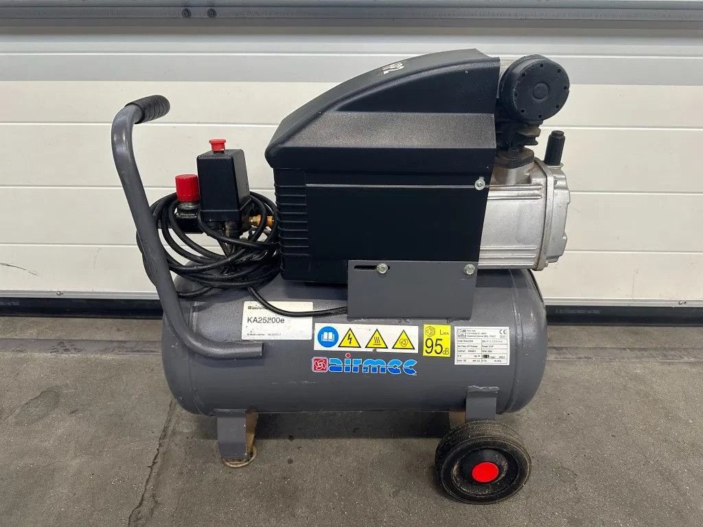 Kompressor del tipo Sonstige Fiac BXA 25200 Elektrische Zuigercompressor 2 PK 150 L / min 8 B, Gebrauchtmaschine en VEEN (Imagen 1)