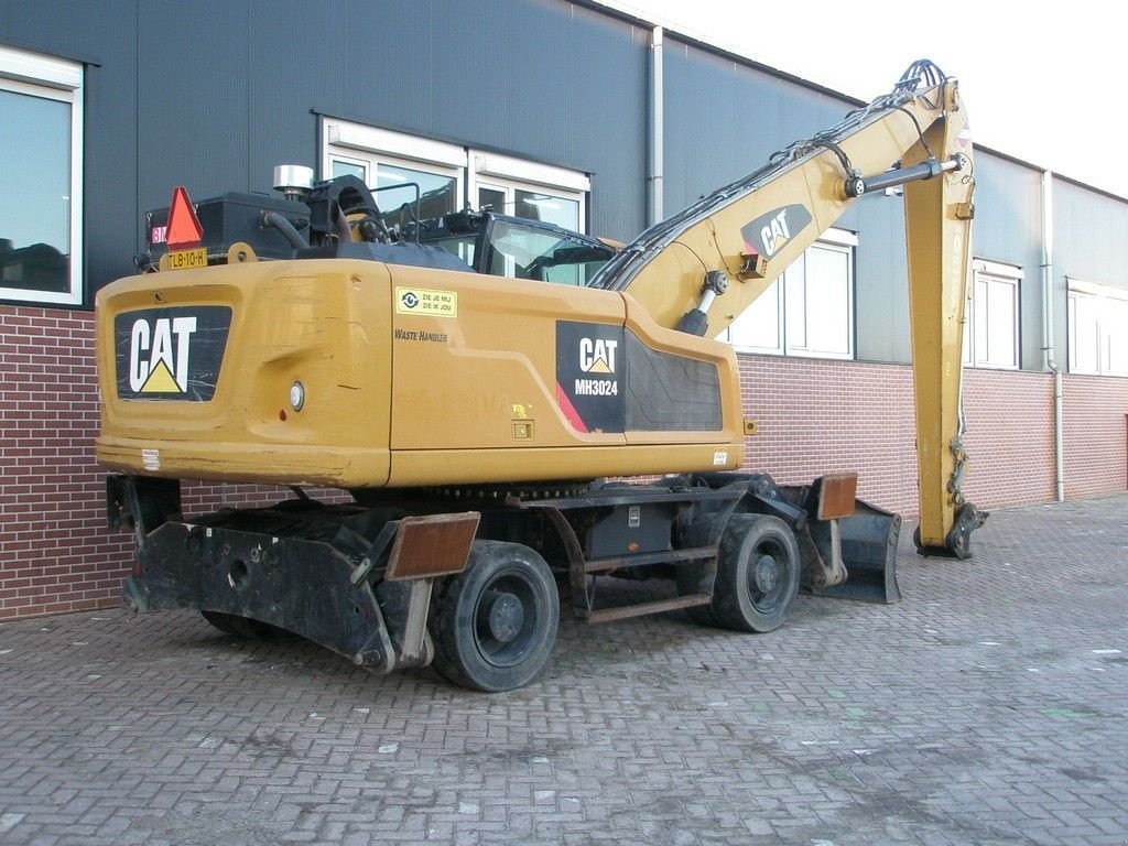 Kran van het type Caterpillar MH3024, Gebrauchtmaschine in Barneveld (Foto 3)