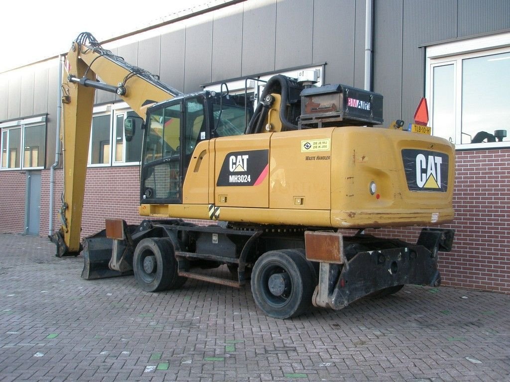 Kran van het type Caterpillar MH3024, Gebrauchtmaschine in Barneveld (Foto 2)