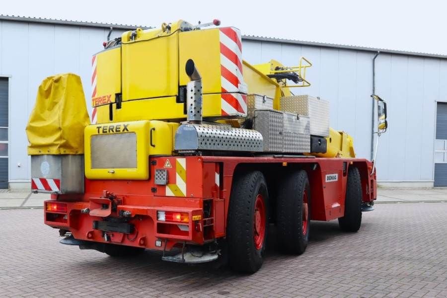 Kran of the type Demag AC40 City 6x6 Drive And 6 Wheel Steering, 40t Capa, Gebrauchtmaschine in Groenlo (Picture 11)