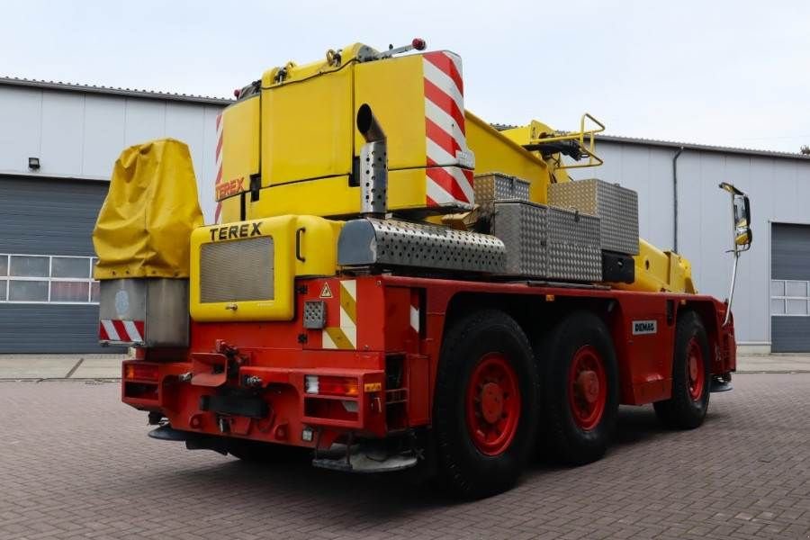 Kran of the type Demag AC40 City 6x6 Drive And 6 Wheel Steering, 40t Capa, Gebrauchtmaschine in Groenlo (Picture 9)