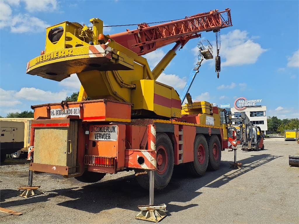 Kran tip Liebherr LTM 1050 / 1, Gebrauchtmaschine in Waregem (Poză 2)