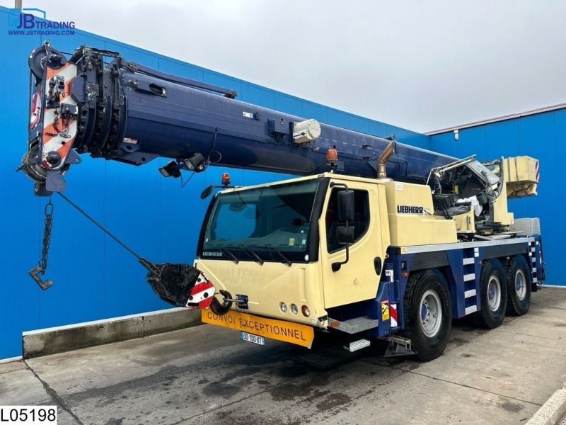 Kran van het type Liebherr LTM 1050-3.1 Liebherr, 50 T, 6 X 4 X6 , damaged, Gebrauchtmaschine in Ede