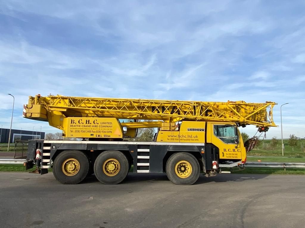 Kran des Typs Liebherr LTM1055/1, Gebrauchtmaschine in Velddriel (Bild 1)