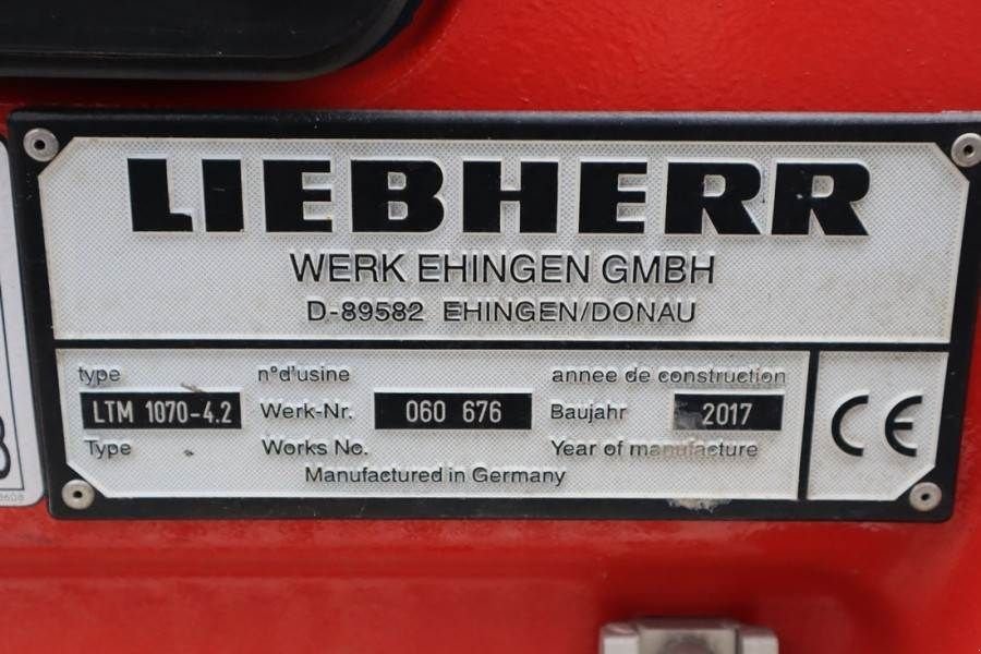 Kran Türe ait Liebherr LTM1070-4.2 Dutch Vehicle Registration, Valid Insp, Gebrauchtmaschine içinde Groenlo (resim 8)