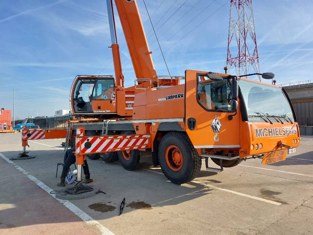 Kran van het type Liebherr LTM1100-5.2, Gebrauchtmaschine in Stabroek (Foto 5)