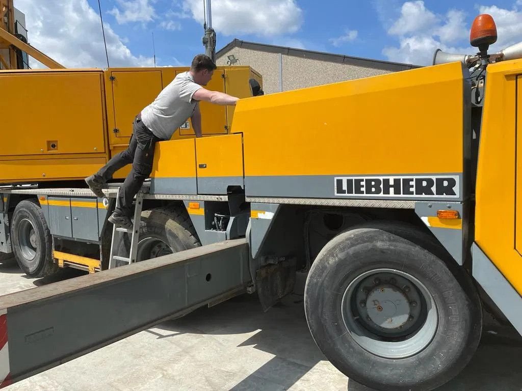 Kran типа Liebherr MK80, Gebrauchtmaschine в Wevelgem (Фотография 11)