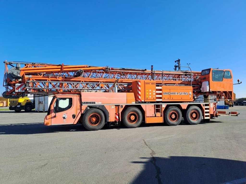 Kran des Typs Liebherr MK88 (45m), Gebrauchtmaschine in Stabroek (Bild 2)