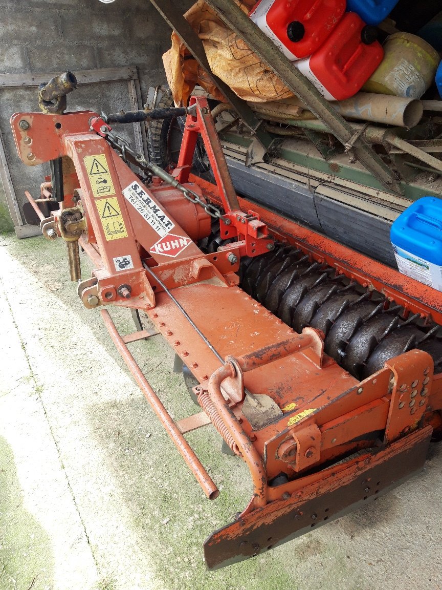 Kreiselegge van het type Kuhn Hr 302 m, Gebrauchtmaschine in BERGERES SOUS MONTMIRAIL (Foto 1)