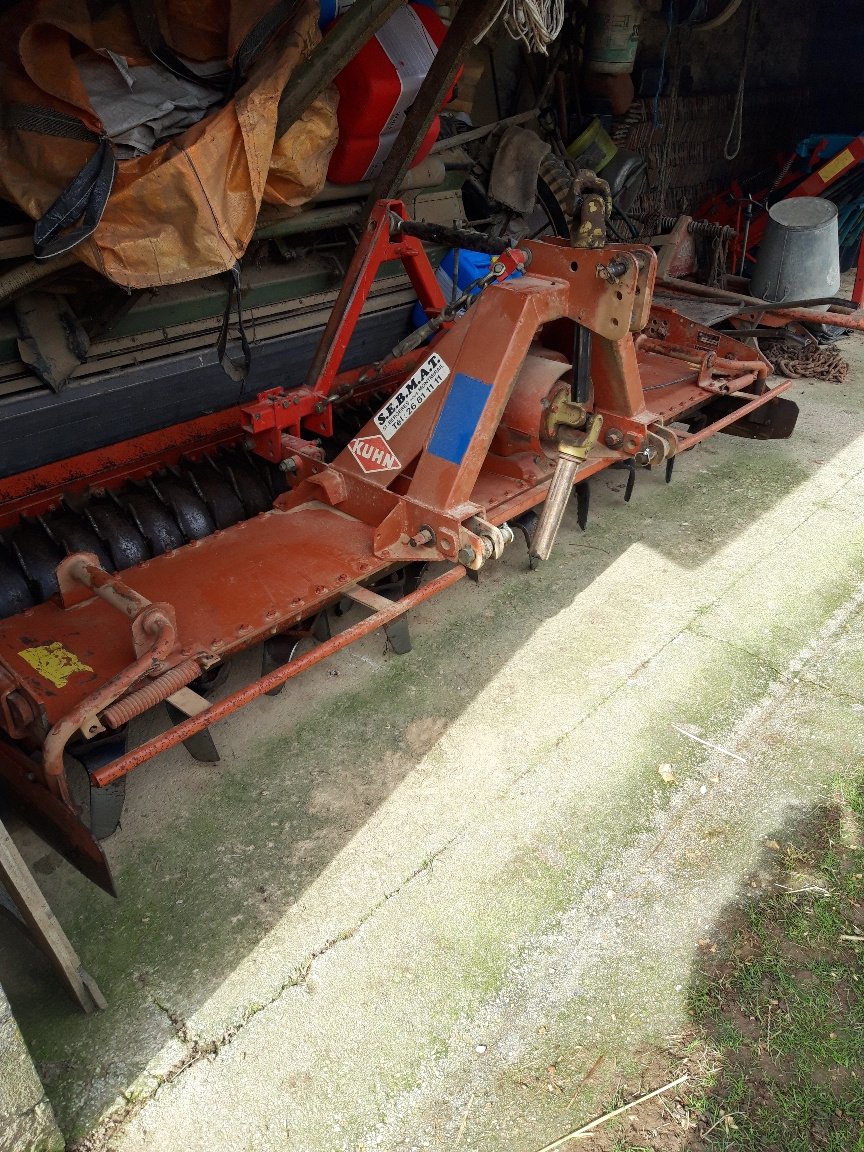 Kreiselegge van het type Kuhn Hr 302 m, Gebrauchtmaschine in BERGERES SOUS MONTMIRAIL (Foto 2)