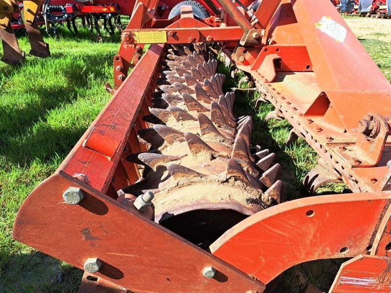 Kreiselegge van het type Kuhn HR 4002 D, Gebrauchtmaschine in SAINT-GERMAIN DU PUY (Foto 4)