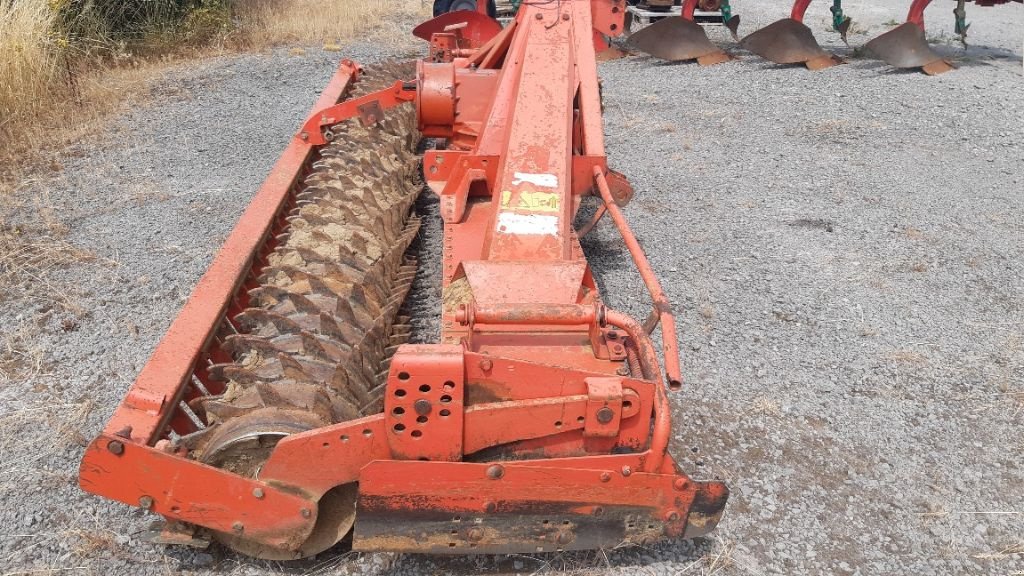 Kreiselegge van het type Kuhn HR 4002, Gebrauchtmaschine in CHEVILLON  (MAIZEROY) (Foto 2)