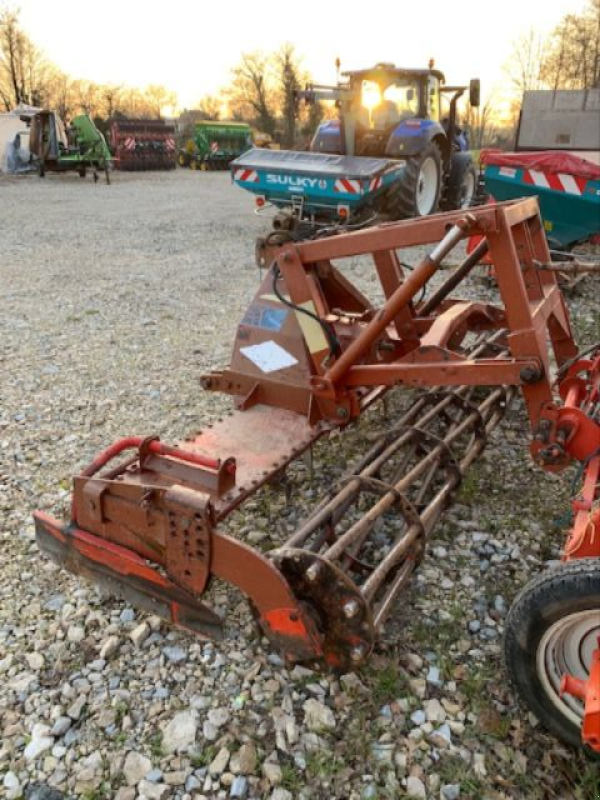 Kreiselegge van het type Kuhn HR301M, Gebrauchtmaschine in Condeissiat (Foto 2)