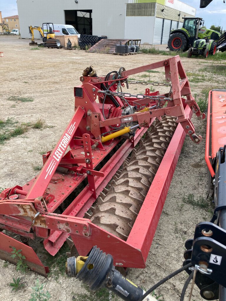 Kreiselegge van het type Lely HERSE ROTATIVE LELY  AH14, Gebrauchtmaschine in SAINT ANDIOL (Foto 3)