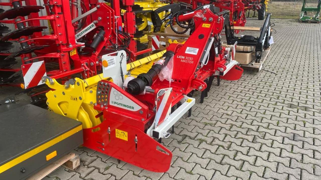 Kreiselegge tip Pöttinger LION 3030 MASTER, Neumaschine in Zweibrücken (Poză 1)