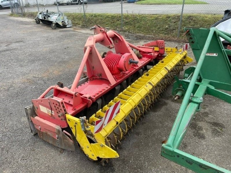 Kreiselegge van het type Pöttinger Lion, Gebrauchtmaschine in Domdidier (Foto 1)