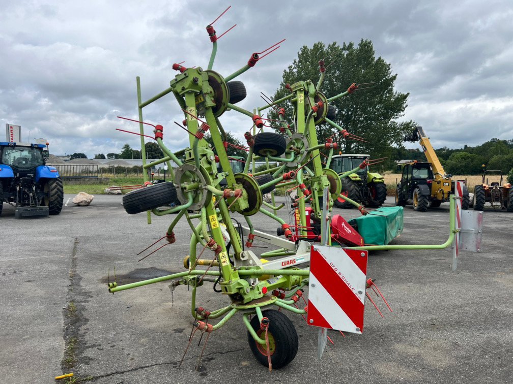 Kreiselheuer van het type CLAAS Faneur VOLTO 870 Claas, Gebrauchtmaschine in Aubiet (Foto 5)