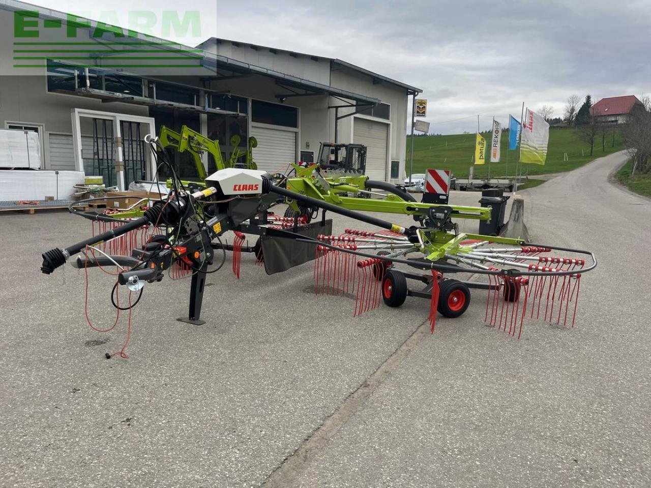 Kreiselheuer des Typs CLAAS liner 2700 trend, Gebrauchtmaschine in MÜHLEN (Bild 2)