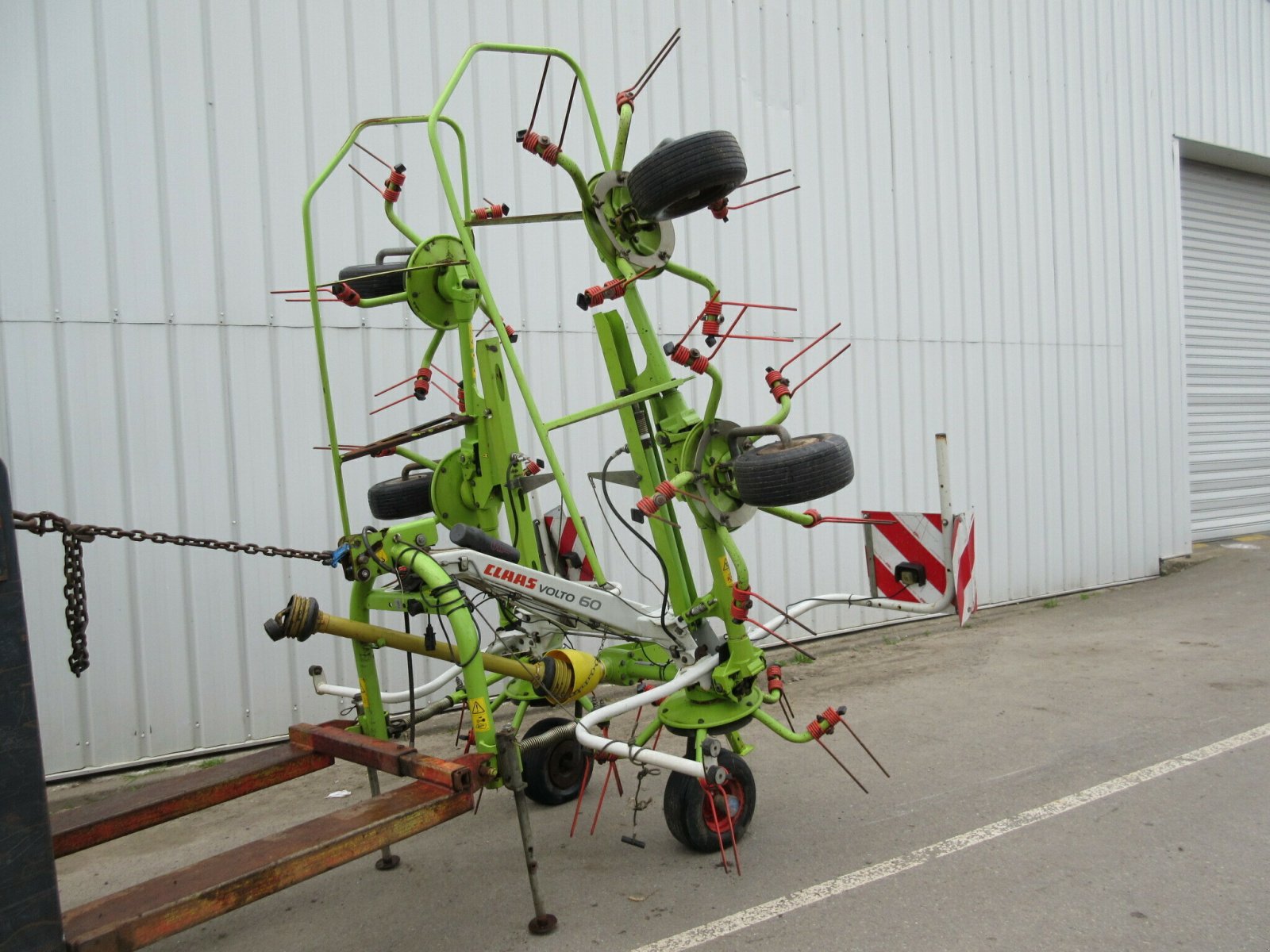 Kreiselheuer des Typs CLAAS VOLTO 60, Gebrauchtmaschine in PLOUIGNEAU (Bild 1)