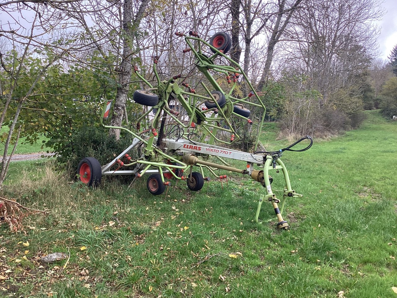 Kreiselheuer от тип CLAAS Volto 770t, Gebrauchtmaschine в VERNOUX EN VIVARAIS (Снимка 6)