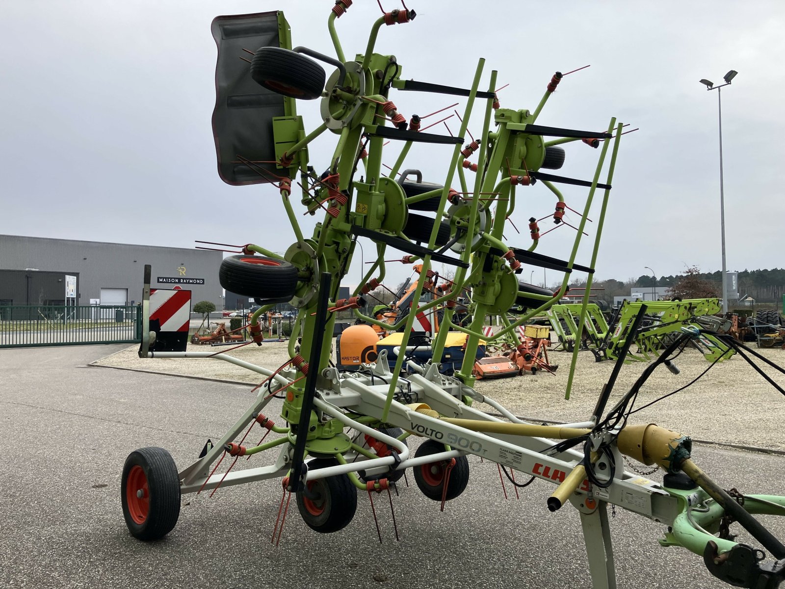 Kreiselheuer des Typs CLAAS VOLTO 900 T, Gebrauchtmaschine in AILLAS (Bild 5)