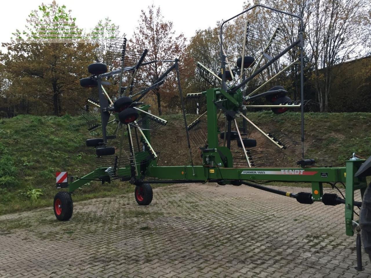 Kreiselheuer des Typs Fendt former 1603, Gebrauchtmaschine in NEUKIRCHEN V. WALD (Bild 1)