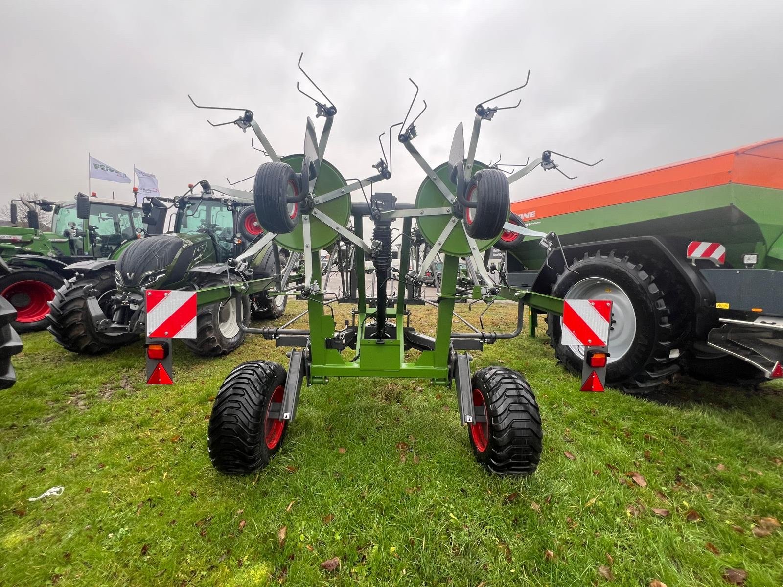 Kreiselheuer типа Fendt Lotus 1020 T, Gebrauchtmaschine в Woldegk (Фотография 4)