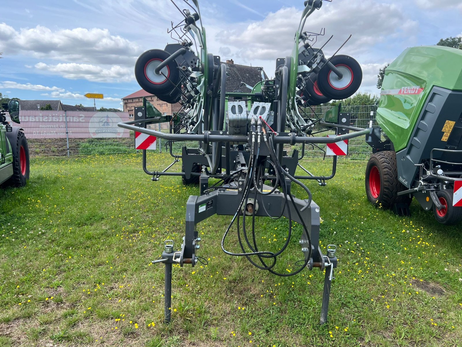 Kreiselheuer типа Fendt Lotus 1250 T, Gebrauchtmaschine в Kruckow (Фотография 2)