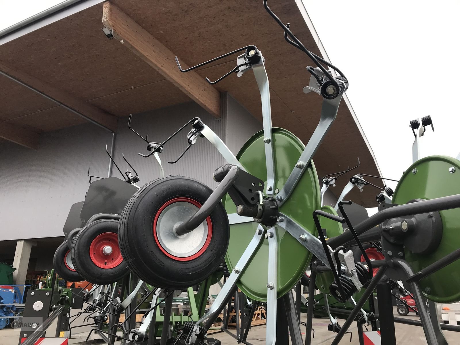 Kreiselheuer of the type Fendt Lotus 1250T, Neumaschine in Burgkirchen (Picture 12)