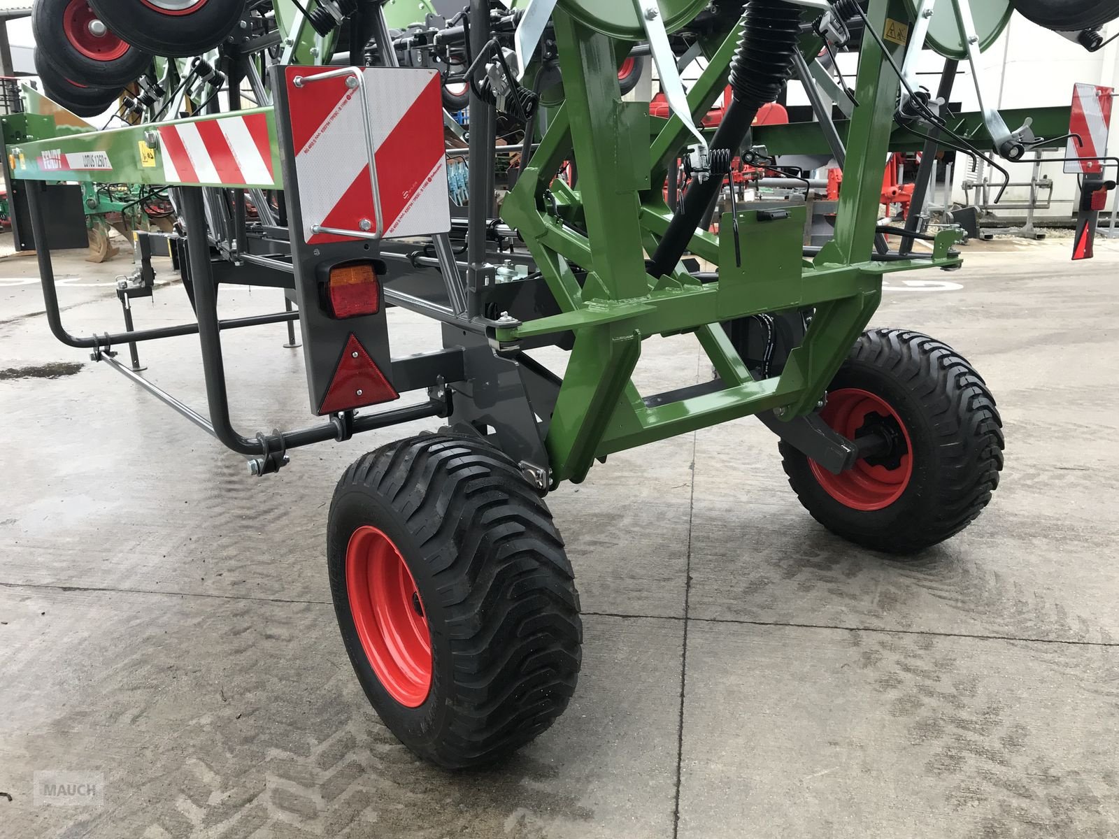 Kreiselheuer of the type Fendt Lotus 1250T, Neumaschine in Burgkirchen (Picture 14)