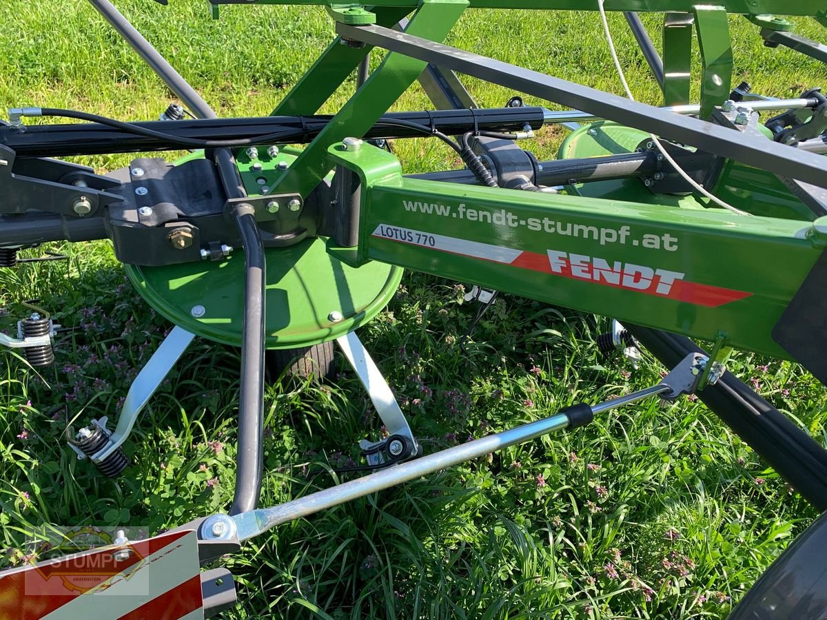 Kreiselheuer van het type Fendt Lotus 770, Neumaschine in Grafenstein (Foto 7)