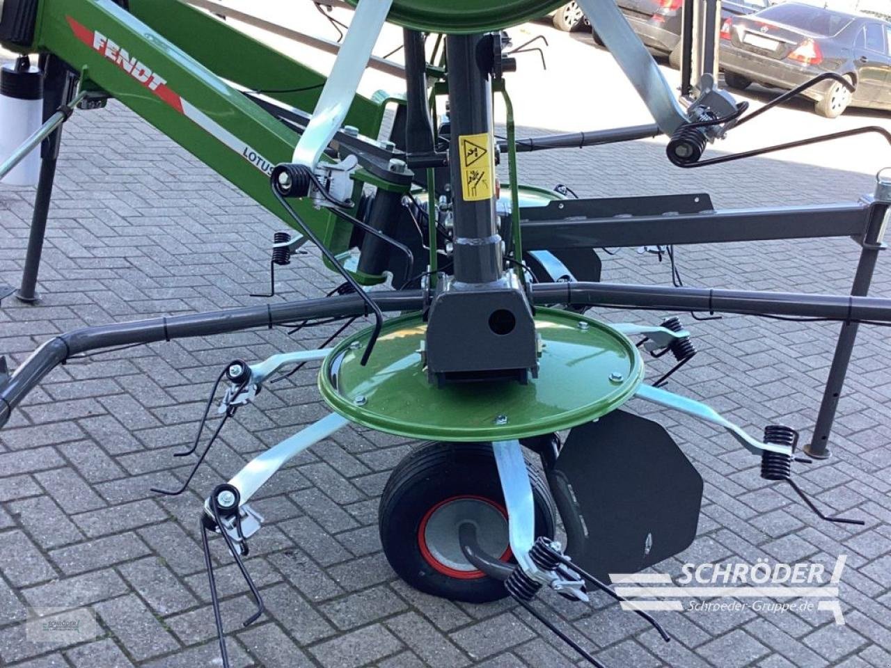 Kreiselheuer des Typs Fendt LOTUS 770, Neumaschine in Norden (Bild 5)