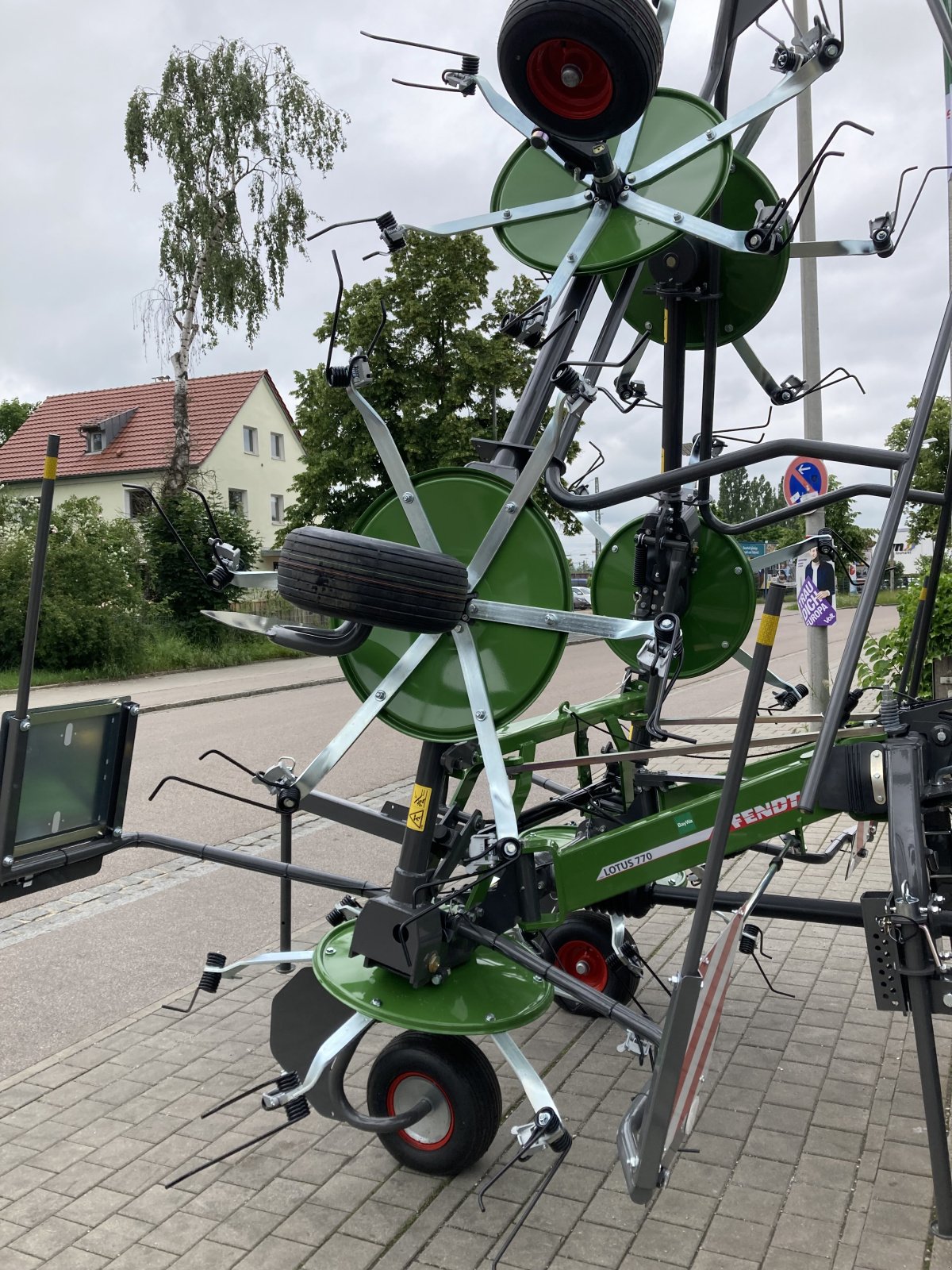 Kreiselheuer des Typs Fendt Lotus 770, Neumaschine in Schwarzenbruck (Bild 1)