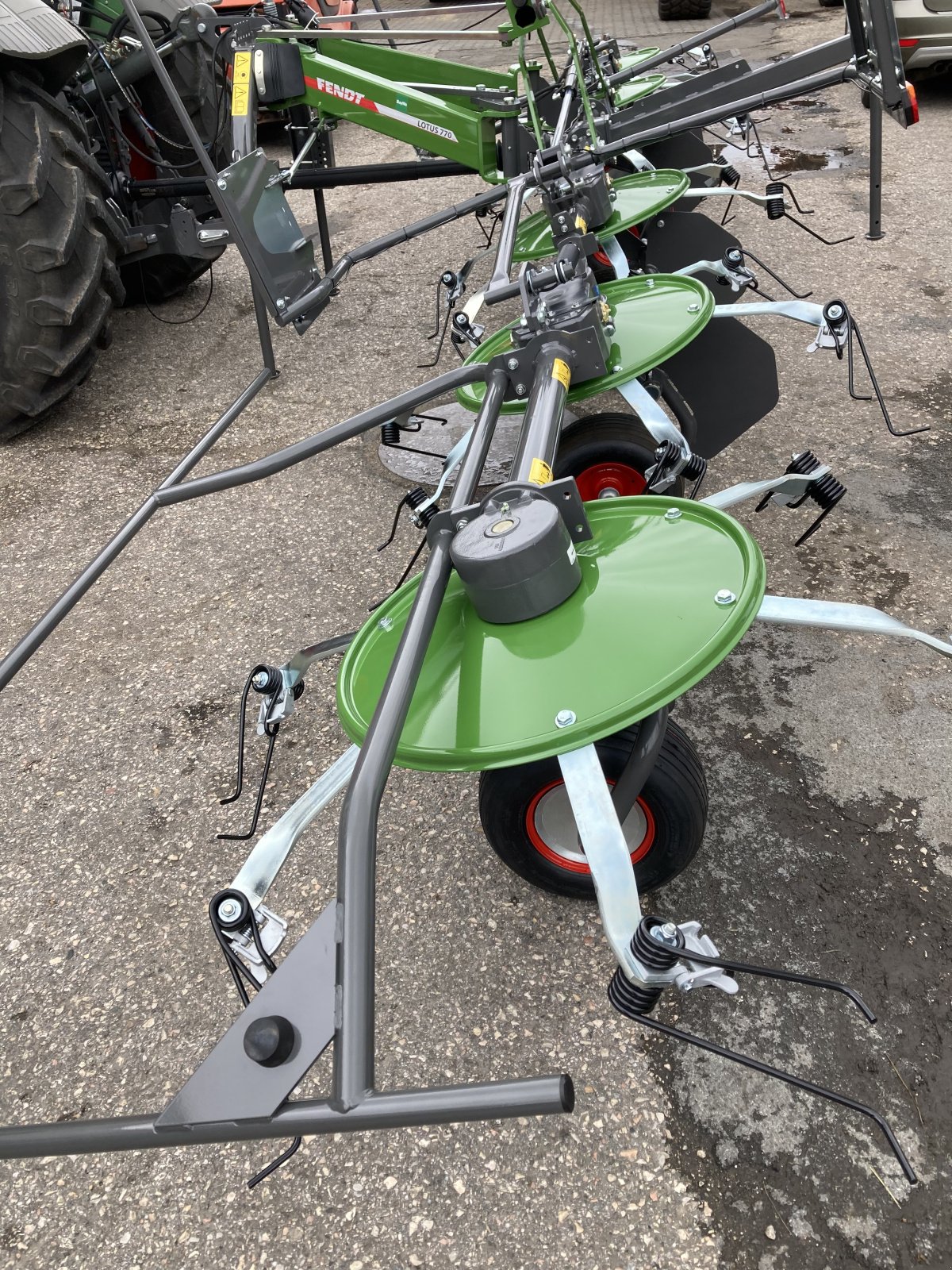 Kreiselheuer des Typs Fendt Lotus 770, Neumaschine in Schwarzenbruck (Bild 2)