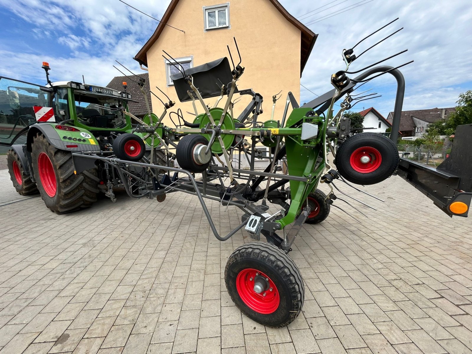 Kreiselheuer del tipo Fendt Twister 11008 T, Gebrauchtmaschine In Mühlhausen-Ehingen (Immagine 1)