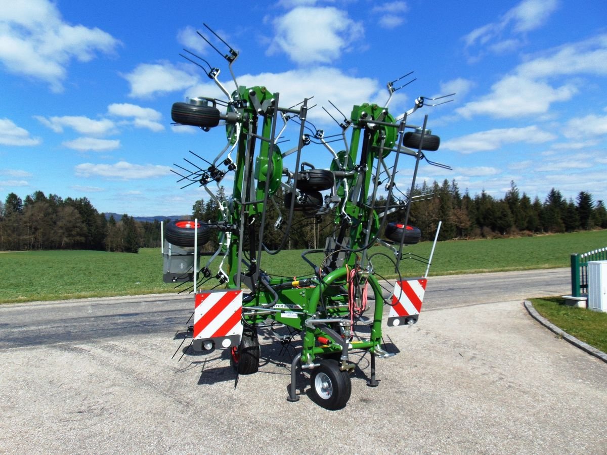 Kreiselheuer of the type Fendt Twister 8608 DN, Neumaschine in Neukirchen am Walde  (Picture 1)