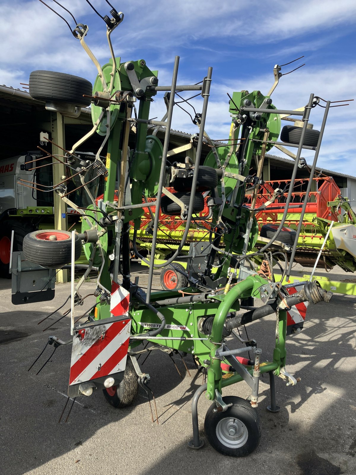 Kreiselheuer des Typs Fendt TWISTER 8608 DN, Gebrauchtmaschine in BLENDECQUES (Bild 3)