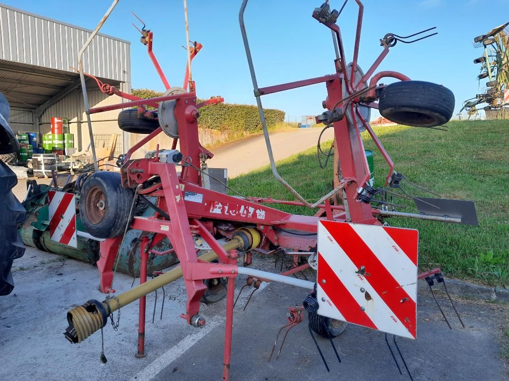 Kreiselheuer del tipo JF Stoll Z585 PRO, Gebrauchtmaschine In BAZOGES EN PAREDS (Immagine 1)