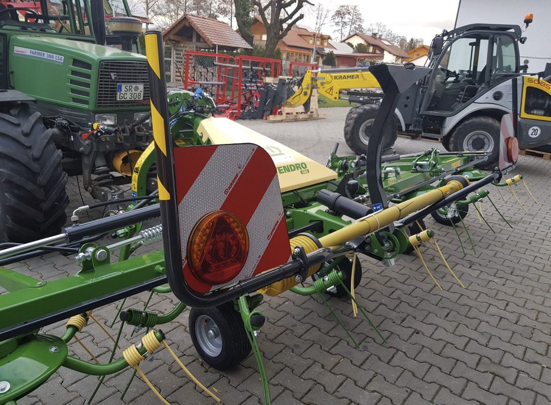 Kreiselheuer del tipo Krone Vendro 680, Neumaschine en Bogen (Imagen 8)