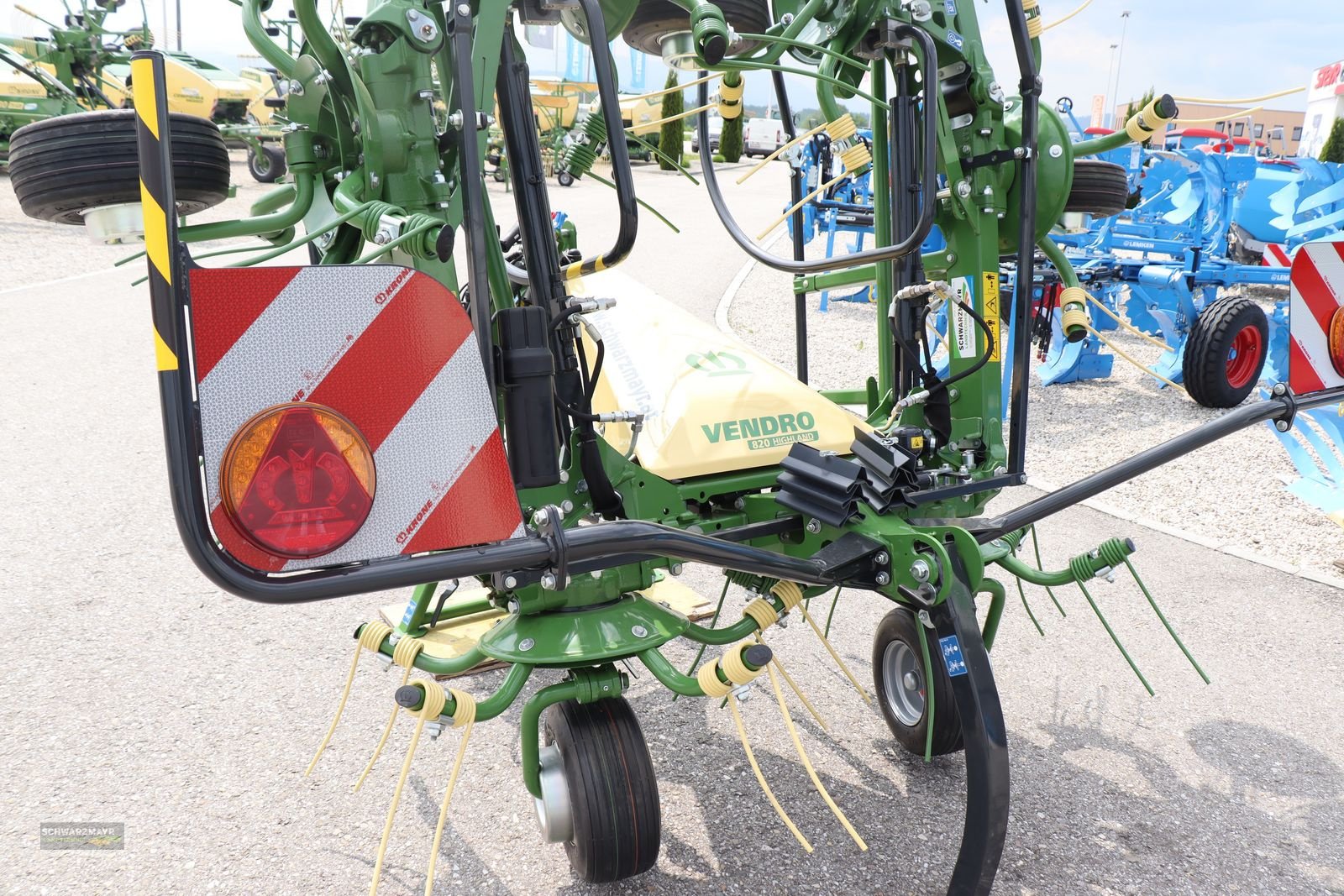 Kreiselheuer of the type Krone Vendro 820 Highland, Neumaschine in Gampern (Picture 16)