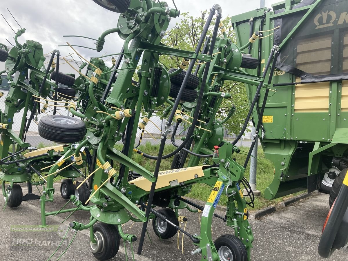 Kreiselheuer of the type Krone Vendro 820 Highland, Neumaschine in Kronstorf (Picture 7)