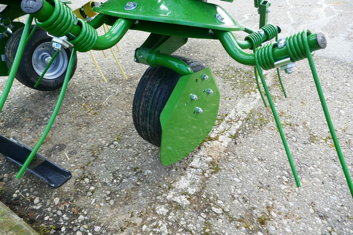 Kreiselheuer del tipo Krone Vendro 820, Gebrauchtmaschine In Villach (Immagine 4)