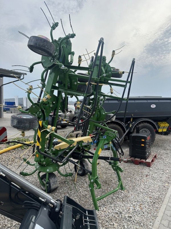 Kreiselheuer des Typs Krone Vendro 900, Neumaschine in Rain (Bild 1)